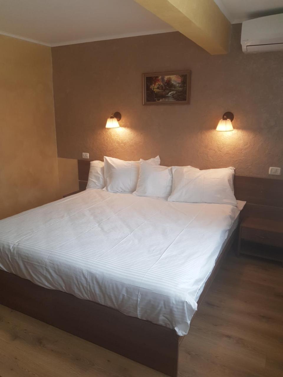Efm Motel Brezoi Extérieur photo
