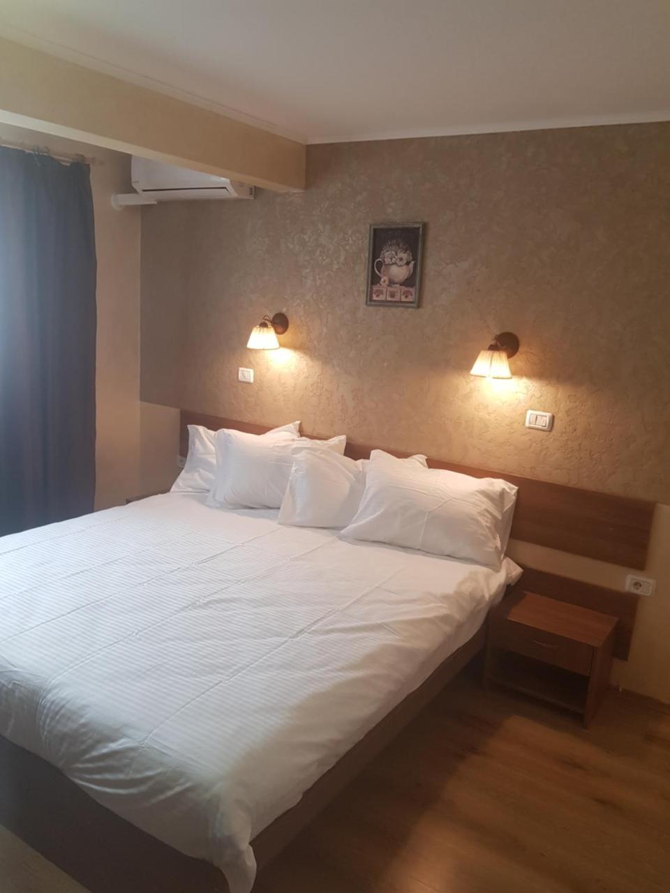 Efm Motel Brezoi Extérieur photo